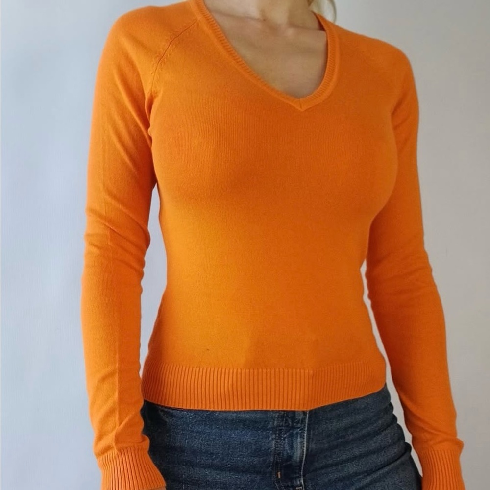 Zara Orange Long Sleeve V-Neck Lightweight knit Sweater Size Small